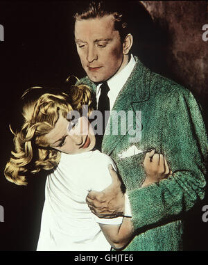 STADT DER ILLUSIONEN das Bad und den schönen USA 1952 - Vincente Minelli Hollywood-Standardwerk Jonathan Shields (KIRK DOUGLAS) Macht Sich Nach Dem Tod Ringwaden Anspieltipp Skrupellos dank Seiner Verbindungen Einen Namen. Stirbt man Auch sterben Schauspielerin Georgia Lorrison (LANA TURNER) habe GDE Leib Erfahren... Regie: Vincente Minelli aka. Das schlechte und das schöne Stockfoto