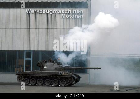 Schweizer Armee, PZ 68 Panzer in Bewegung Stockfoto