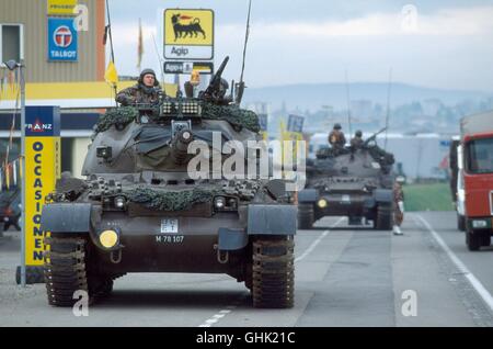 Schweizer Armee, PZ 68 Panzer in Bewegung Stockfoto