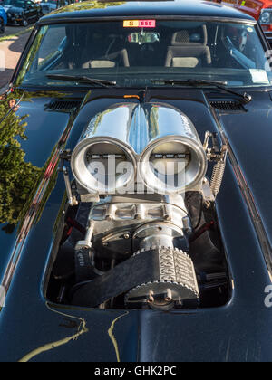 Amerikanisches Auto Kompressor Lufteinlass am Americarna Classic Car Show, Inglewood, Neuseeland. Stockfoto