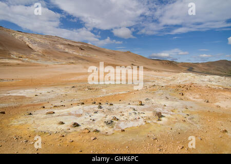 Hverir Hot Spring Bereich, eines der größten Schwefel Frühling in Island. Stockfoto