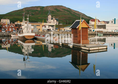 Hafen von Húsavík in Nordisland. Stockfoto