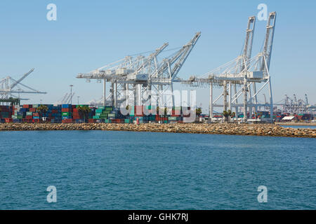 Containerbrücken des Containerterminals Long Beach. Stockfoto
