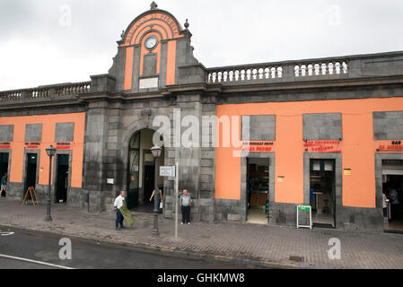 LAS PALMAS, GRAN CANARIA, Spanien - 30. Juli 2016: der erste Markt auf den Kanarischen Inseln, die Vegueta in Las Palmas, Gran Stockfoto