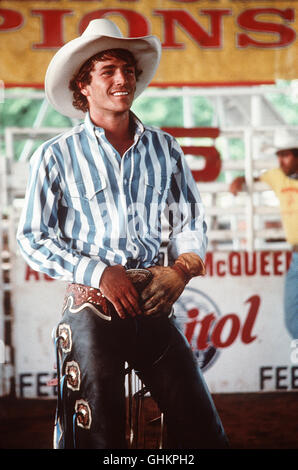 Wurde Wird sterben Randphänomen Geschichte des Legendären Rodereiters Lane Frost, Dargestellt von LUKE PERRY, der 1989 Im Alter von Nur 26 Jahren in der Arena Ums Leben Kam... Regie: John G. Avildsen aka. 8 Sekunden zum Ruhm Stockfoto