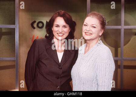 Heute hat SUSANNE CONRAD, l. sterben Schauspielerin EVA-MARIA HAGEN Zu Gast. aka. Ab Sechzig Geht «s Erst Richtig Los! Stockfoto