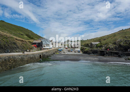 Mullion Cove auf der Lizard Halbinsel in Cornwall, England Stockfoto