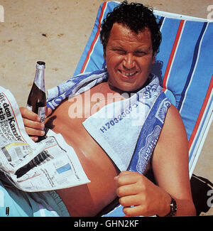 MAN SPRICHT DEUTSCH D 1987 - Hanns Christian Müller Familie Löffler - Vater Erwin, Irmgard Mutter Und Sohn Heinz-Rüdiger - Hut Den Urlaub Wieder Einmal in Valcina Mare eine der Adria Verbracht. Nonne, bin aber Tag, Träumen Sie Noch Einmal von Abenteuern, sterben Sie Gerne Niederschlag solche... Bild: Erwin Löffler (GERHARD POLT) Regie: Hanns C. Müller aka. Ein Film von Gerhard Polt Stockfoto