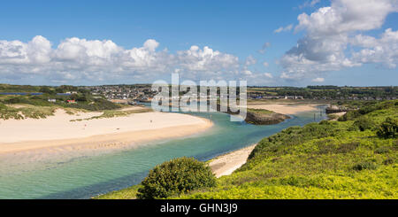 Mündung des Flusses mit Dünen und Strand von Hayle in North Cornwall, England, UK Stockfoto