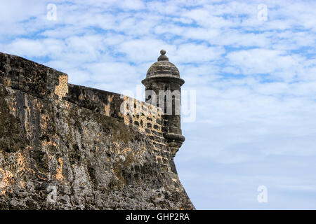 Sentry Beobachtungsposten auf Festungsmauern im alten San Juan Puerto Rico Stockfoto