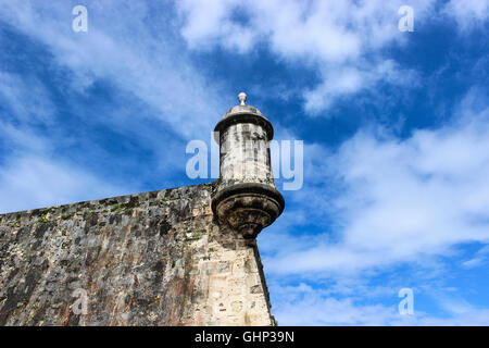 Sentry Beobachtungsposten auf Festungsmauern im alten San Juan Puerto Rico Stockfoto