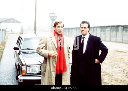 Wolfgang Schulz (GÖTZ GEORGE) aus Dem Westen Lebt zählen in der Rolle Ringwaden Bruders Walter Schulz (KLAUS BEHRENDT) in der DDR. Szene Mit Regie: Ilse Hofmann aka. Fernsehspiel von Ilse Hofmann Stockfoto