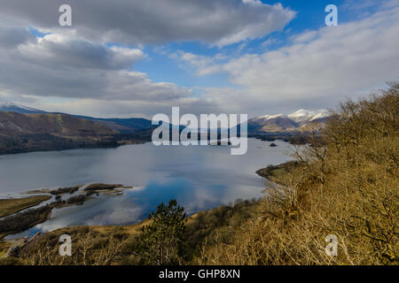 Derwentwater angesehen vom östlichen Südufer in der Nähe von Ashness Brücke, Borrowdale, Cumbria Stockfoto