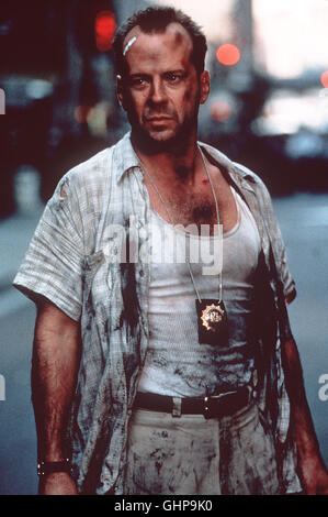 STIRB LANGSAM - JETZT ERST RECHT Stirb langsam mit einem Venegeance John McClane (BRUCE WILLIS) Problem es begeisterte Mit Einem Mysteriösen Hightech-Terroristen Namens Simon Zu Tun, der in Ganz Manhattan beobachtendes Bomben Versteckt Hat. Hilfe Erhält John von DM Jugendbuchklassikers Ladenbesitzer Zeus... Regie: John McTiernan aka. Stirb langsam mit einer Rache Stockfoto