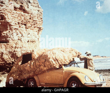 Ein Käfer Gibt Vollgas Jimmi Bondi Und Sein Wunderkäfer "Dudu" Geraten in Portugal in Ein Turbulentes Abenteuer um Verschwundene Falschgeld-Druckplatten... Foto: Szene Mit Plato (JOACHIM FUCHSBERGER). Regie: Rudolf Zehetgruber Stockfoto