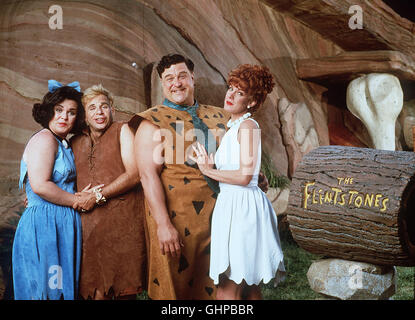 Familie Feuerstein The Flintstones USA 1994 - Brian Levant sterben aus der Fernsehzeichentrickserie der 1960er Bekannte Familie Fred Feuerstein Im Kampf Mit Freds Koch, der Den Zu Unrecht Beförderten Fred in Eine Späterfolge Situation Bringt. Bild: ROSIE O'DONNELL - Betty, RICK MORANIS - Barney, JOHN GOODMAN - Fred, ELIZABETH PERKINS-Wilma Regie: Brian Levant aka. Die Familie Feuerstein Stockfoto