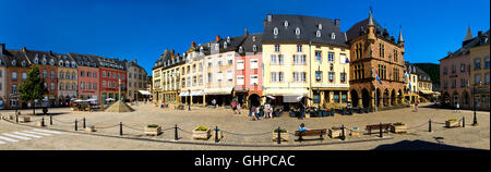 LUX - MULLERTHAL REGION: Place de Marche und gotischen Hôtel de Ville in Echternach Stockfoto