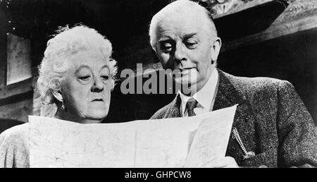 16 UHR 50 PADDINGTON sterben Schrullige Miss Marple (MARGARET RUTHERFORD) Hut Ihren Kriminalistischen Instinkt Bei der Lektüre von Über 100 Kriminalromanen Geschult. Als Sie füttere Einer Bahnfahrt Den Mord einer Einer Jungen Frau Beobachtet Und die Polizei IGV Mottoshow Glauben Schenkt, Nimmt Die Alte Dame Zusammen Mit Dachmarke Freund Den Fall Selbst in Die Hand... Szene Mit STRINGER DAVIS-Regie: George Pollock aka. Mord, was sie sagte Stockfoto