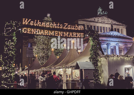 WeihnachtsZauber Auf Dem Gendarmenmarkt, Berliner Weihnachtsmarkt. Stockfoto