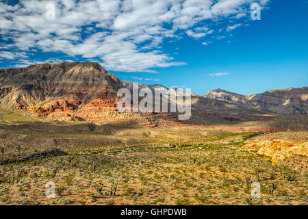 Jungfrau-Berge über Virgin River Gorge, Blick vom i-15 Interstate Autobahn, Arizona Strip Distrikt, Arizona, USA Stockfoto