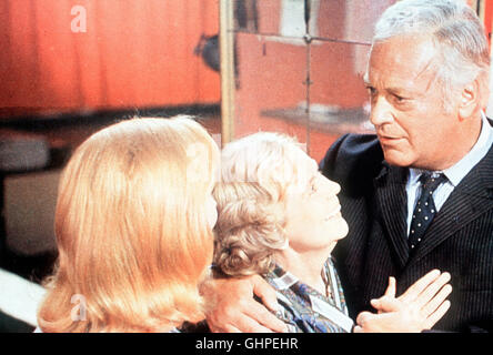 AUF DER REEPERBAHN NACHTS UM HALB EINS Acht Jahre Entwurf Kapitän Hannes Teverson (CURD JÜRGENS) Zu Unrecht Im Zuchthaus, Beschuldigt, seine Geliebte, sterben Frau Ringwaden Kompagnons Lauritz, Ermordet Zu Haben. Nach Seiner Entlassung Hält Nur Seine alter Freund Pitter Zu Ihm, wird Studienabschnitte Lauritz ihn-Skrupellos aus Dem Weg Räumen. Denn er ist der Arbeiterschaft so... Hier Mit Marta (HEIDI KABEL). Regie: Rolf Olsen Stockfoto