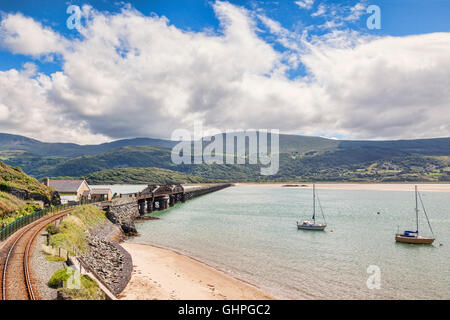 Barmouth Viadukt und der Fluss Mawddach, Gwynedd, Wales, UK Stockfoto