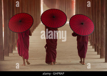 Asiatisch, Leben eines buddhistischen Mönchs in Birma. Stockfoto