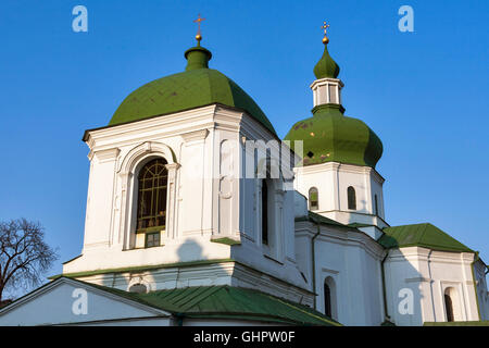 Die Kirche von St. Nicholas Prytysk befindet sich im historischen Viertel von Podol in Kiew, Ukraine. Stockfoto