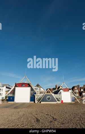 Die RNLI Royal National Lifeboat Institution Rettungsboot Schlauch am Strand von Aldeburgh Suffolk UK Stockfoto