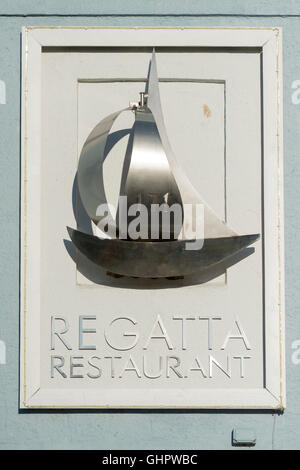 Die Regatta Restaurant Aldeburgh Suffolk UK und Details von Zeichen Stockfoto