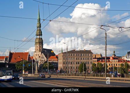 Riga, Lettland - Mai 4: Blick auf die Altstadt von Riga, Lettland am 4. Mai 2015. Riga ist die Hauptstadt von Lettland. Stockfoto