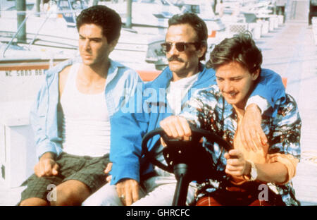 Immer Ärger Mit Bernie - Zwei Liebestolle Versicherungsangestellte hielten in Einem Luxuriösen Wochendhaus Eigentlich Dem Süßen Leben Frönen. Doch als Ein Mord Dazwischenkommt, Haben Die Beiden Ein Problem: Wohin Mit der hinaus? Szene Mit Richard Parker (JONATHAN SILVERMAN, l), Bernie Lomax (TERRY KISER) Und Larry Wilson (ANDREW McCARTHY, R)-Regie: Ted Kotcheff aka. Wochenende in Bernies Stockfoto