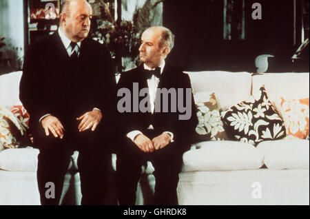 Original Titel: Jo Antoine Brisebard, Autor Erfolgreicher Lustspiele, Probt Den Dr. Mord - Und Das Beileibe Nicht Nur Für Bühnenzwecke. Foto: Antoine Brisebard (LOUIS DE FUNES, r.) Und Seine Frau Sylvie Haben Eine hinaus Im Keller. Ahnt Inspektor Ducres (BERNARD BLIER) Etwas? Regie: Jean Girault aka. Jo Stockfoto