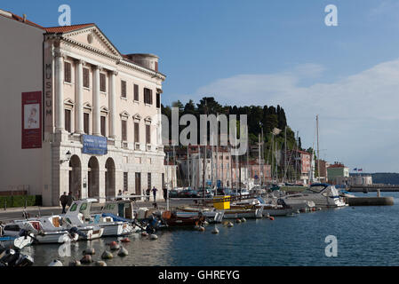 Marina und Marinemuseum in Piran, Slowenien. Stockfoto