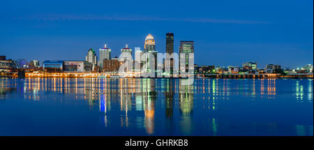 Louisville Kentucky Skyline Stockfoto