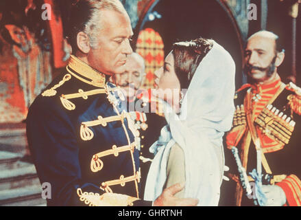 KATJA, DIE UNGEKRÖNTE KAISERIN Frankreich 1969 - Robert Siodmak Der Reformfreudige Zar Alexander II. (CURD JÜRGENS) Verliebt Sich in Die Liebliche Katja (ROMY SCHNEIDER) Und Heiratet Sie Nach Dem Tod der Zarin. Vor Katjas Krönung Fällt der Zar Jedoch Einem Attentat Zum Opfer. Regie: Robert Siodmark aka. Katia Stockfoto