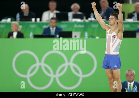 Großbritanniens Max Whitlock konkurriert in der Men-individuelle Mehrkampf-Final auf dem Rio Olympic Arena am fünften Tag der Olympischen Spiele in Rio, Brasilien. Stockfoto