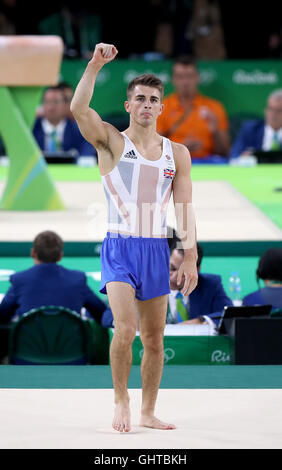 Der Brite Max Whitlock konkurriert in der künstlerischen Gymnastik Herren individuellen Mehrkampf-Final auf dem Rio Olympic Arena am fünften Tag der Olympischen Spiele in Rio, Brasilien. Stockfoto