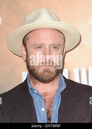 Los Angeles, CA, USA. 10. August 2016. Ben Foster im Ankunftsbereich für Hölle oder hohes Wasser Premiere, Arclight Hollywood, Los Angeles, CA 10. August 2016. Bildnachweis: Elizabeth Goodenough/Everett Collection/Alamy Live-Nachrichten Stockfoto