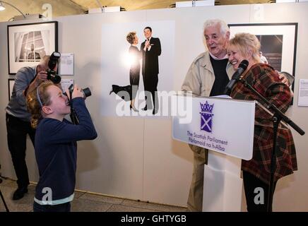 Edinburgh, UK. 11. August 2016. Schottischer Fotograf Harry Benson besucht den Start seiner Ausstellung sehen Amerika an das schottische Parlament in Edinburgh Credit: Richard Dyson/Alamy Live News Stockfoto