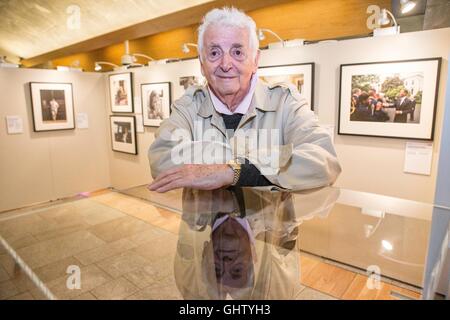 Edinburgh, UK. 11. August 2016. Schottischer Fotograf Harry Benson besucht den Start seiner Ausstellung sehen Amerika an das schottische Parlament in Edinburgh Credit: Richard Dyson/Alamy Live News Stockfoto