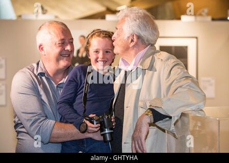 Edinburgh, UK. 11. August 2016. Schottischer Fotograf Harry Benson besucht den Start seiner Ausstellung sehen Amerika an das schottische Parlament in Edinburgh Credit: Richard Dyson/Alamy Live News Stockfoto