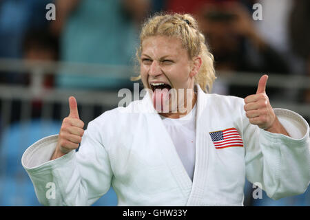 Rio De Janeiro, Rio De Janeiro, Brasilien. 11. August 2016.  Amerikanische Judoka Kayla Harrisonda Kategorie Schwergewicht gewinnt Gewicht (78kg) Frauen Judo Olympiade in Rio De Janeiro 2016 Carioca 2 Arena in Brasilien und die Goldmedaille zu bekommen. Französisch Audrey Tcheuméo holte Silber und brasilianischen Mayra Aguiar und der slowenischen Anamari VelenÅ¡ek nahm Bronze. Foto: Geraldo Bubniak Credit: Geraldo Bubniak/ZUMA Draht/Alamy Live News Stockfoto