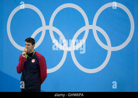 Rio De Janeiro, RJ, Brasilien. 11. August 2016. Olympia Schwimmen: Michael Phelps (USA) reagiert nach seinem 22. Olympische Goldmedaille in die Männer 200m Lagen Finale im Olympischen Spiele Aquatics Stadion während der Spiele 2016 in Rio Olympischen Sommerspiele. Bildnachweis: Paul Kitagaki Jr./ZUMA Draht/Alamy Live-Nachrichten Stockfoto