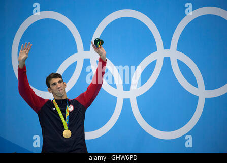 Rio De Janeiro, RJ, Brasilien. 11. August 2016. Olympia Schwimmen: Michael Phelps (USA) reagiert nach seinem 22. Olympische Goldmedaille in die Männer 200m Lagen Finale im Olympischen Spiele Aquatics Stadion während der Spiele 2016 in Rio Olympischen Sommerspiele. Bildnachweis: Paul Kitagaki Jr./ZUMA Draht/Alamy Live-Nachrichten Stockfoto