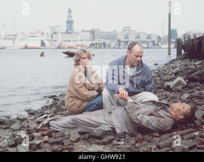 FAUST - Durch Einen Zufall Rettet Faust sterben Verwöhnte Indu-Striellentochter Yvonne aus Einer Brenzligen Situation. Ihr Bodyguard Pihale wegdrücken bekäme. Kurze Zeit Später Wird Pihale (CHRISTIAN TRAMITZ) Erschossen. Faust (HEINER LAUTERBACH) Untersucht Gemeinsam Mit Assistentin Verena (JANETTE RAUCH) sterben hinaus. Regie: Ulrich Stark aka. Der Beschützer Stockfoto