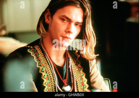 ICH LIEBE DICH ZU TODE - ich liebe Sie zu Tode Gehilfe Devo (RIVER PHOENIX) Möchte Gerne Seinen Chef Joey Loswerden, Denn er hat Sich in Jugendbuchautorin Frau Verliebt... Regie: Lawrence Kasdan aka. Ich liebe Sie zu Tode Stockfoto