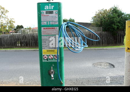 Luft-Pumpe Druckschlauch an der BP-Tankstelle in Melbourne Victoria Australien Stockfoto