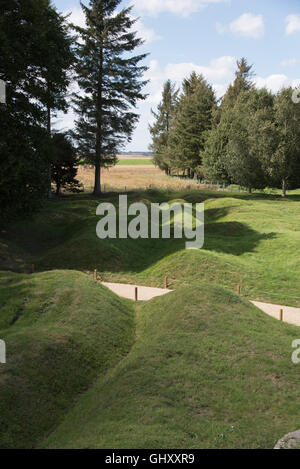 Reste von Erster Weltkrieg Gräben bei Beaumont-Hamel Neufundland Memorial Picardie Nordfrankreich Stockfoto