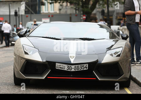 LONDON - 11. August 2016: limitierte Auflage Lamborghini Aventador gesehen auf der Straße geparkten am 11. August 2016 in London Stockfoto